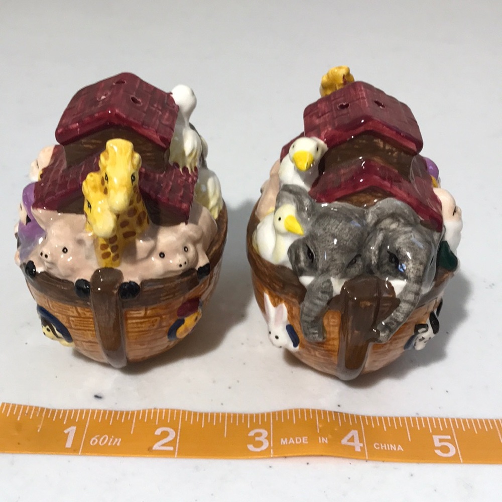 Noah’s Arc Salt And Pepper | Harry and David